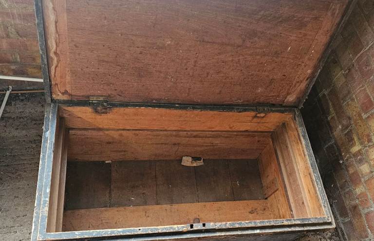 Rustic Wooden Storage Chest with Rope Handles – Fair Condition