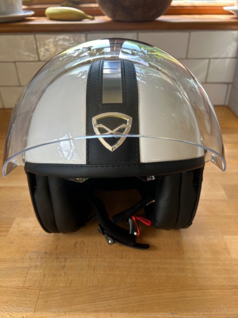 NEXX crash helmet 