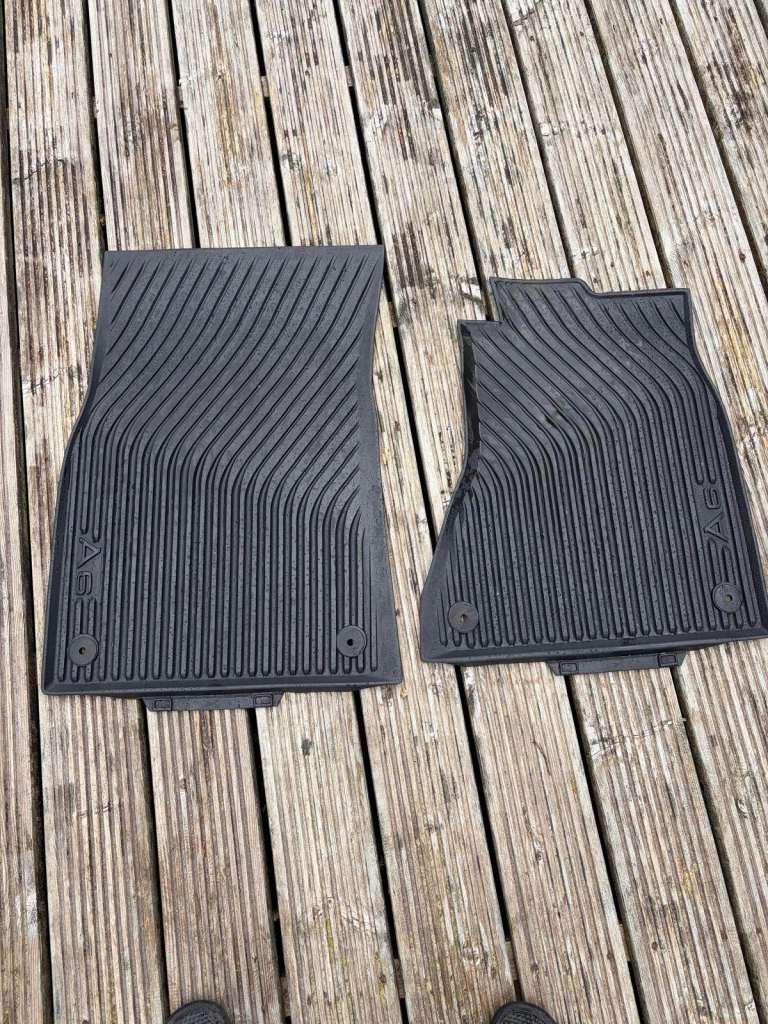 Audi A6 C7 2014-2018 genuine manufacturer rubber front mats, excellent condition