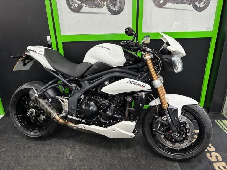 TRIUMPH SPEED TRIPLE 1050 