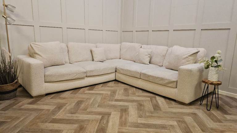 Oak Furniture Land Cream Corner Sofa (Delivery Available)