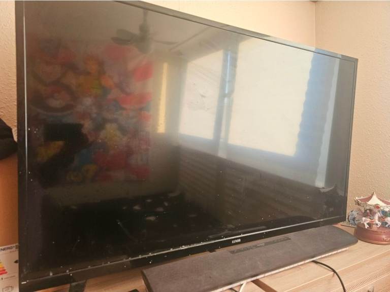 43" TV & Soundbar