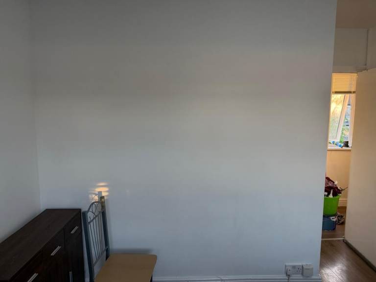 BIG SIMPLE DOUBLE Room (AVAILABLE NOW) in ILFORD, E12 6JW for £818pcm.. ALL BILLS INCLUDED