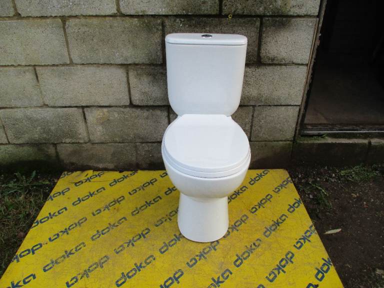 RAK Close Coupled Toilet Inc Pan, Cistern & Seat