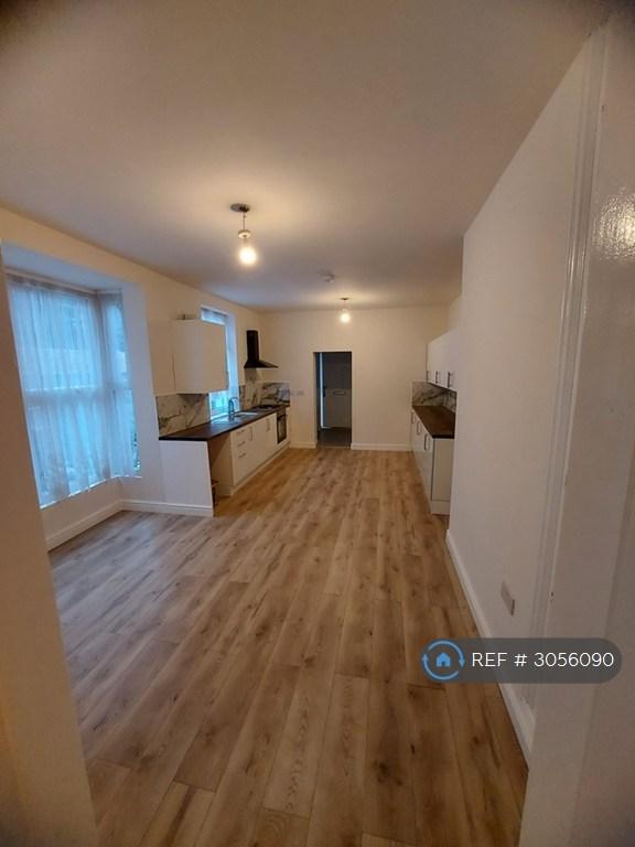 5 bedroom house in Spring Bank West, Hull, HU3 (5 bed) (#3056090)