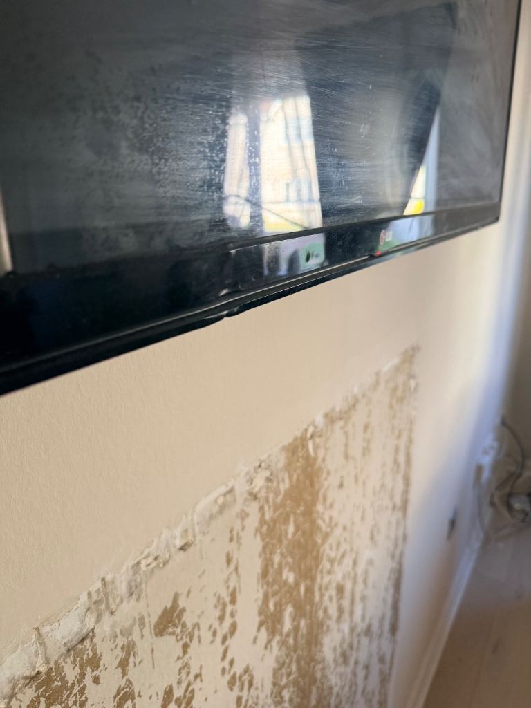 50’ LG TV 