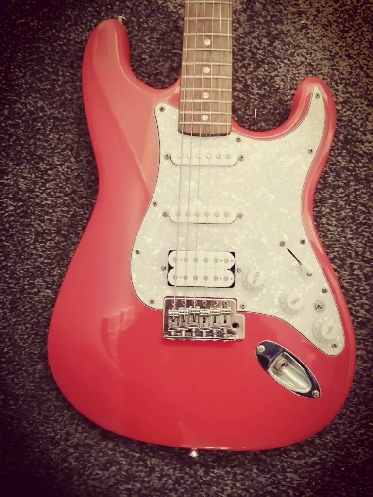 Fende electric guitar 