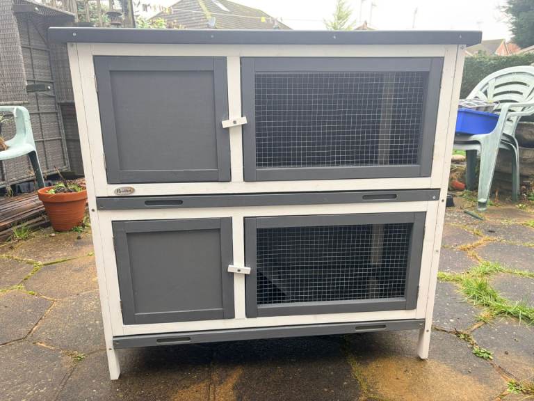 2 story guinea pig/ Rabbit hutch
