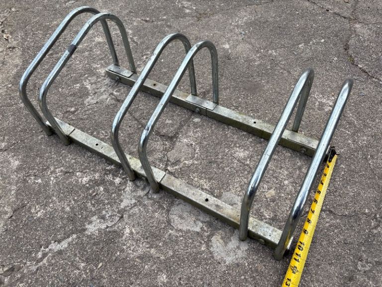 Metal Bike Stand for 3 Bikes – Good Condition