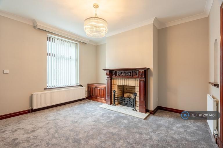 2 bedroom house in Lowerhouse Lane, Burnley, BB12 (2 bed) (#2817461)