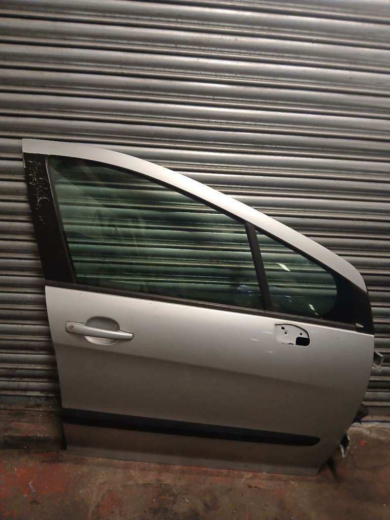 Peugeot 308 Front Right Door 2007-2011 Silver Complete Mk1 T7 2009