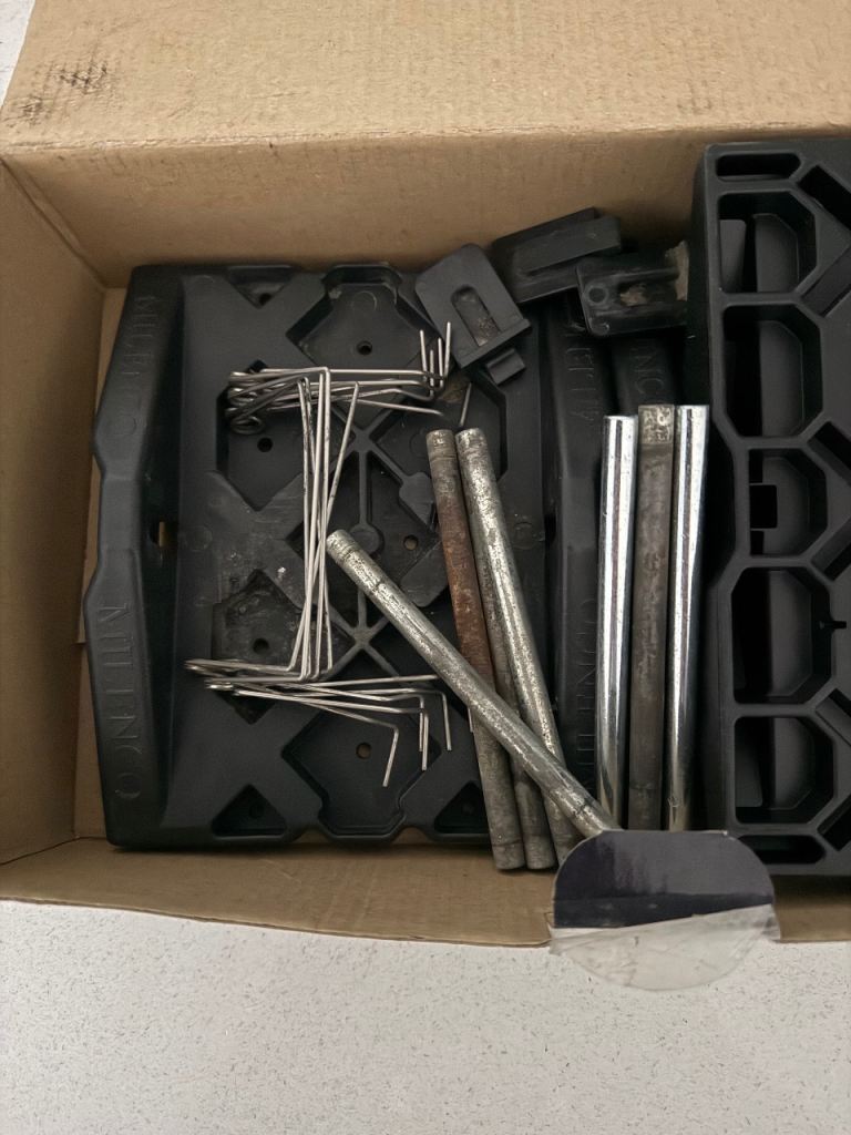 Caravan corner steady feet