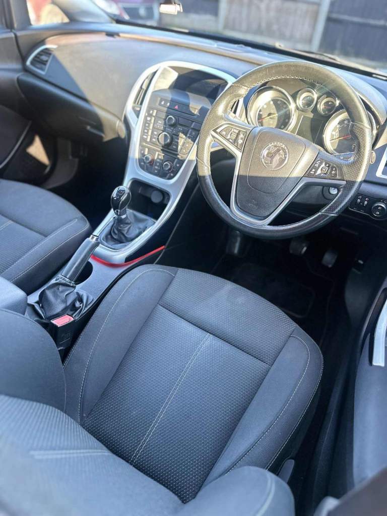 Vauxhall, ASTRA, Hatchback, 2014, Manual, 1398 (cc), 5 doors