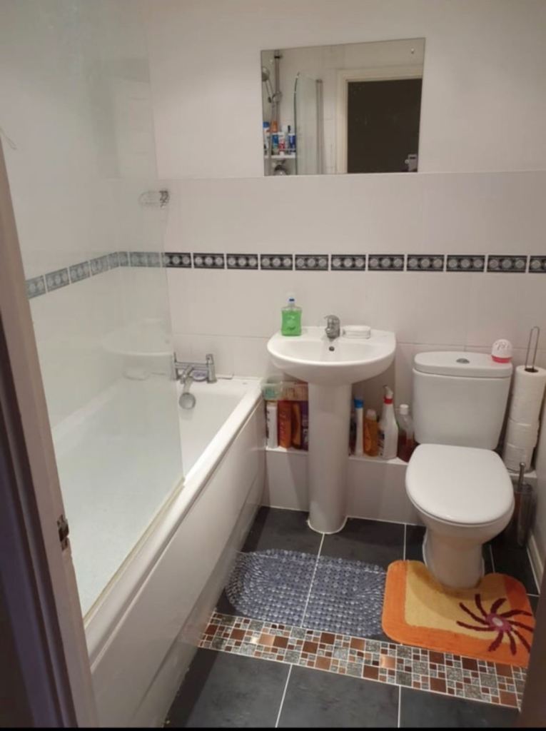 One bedroom House Flat for Rent (bills Included) £ 1400