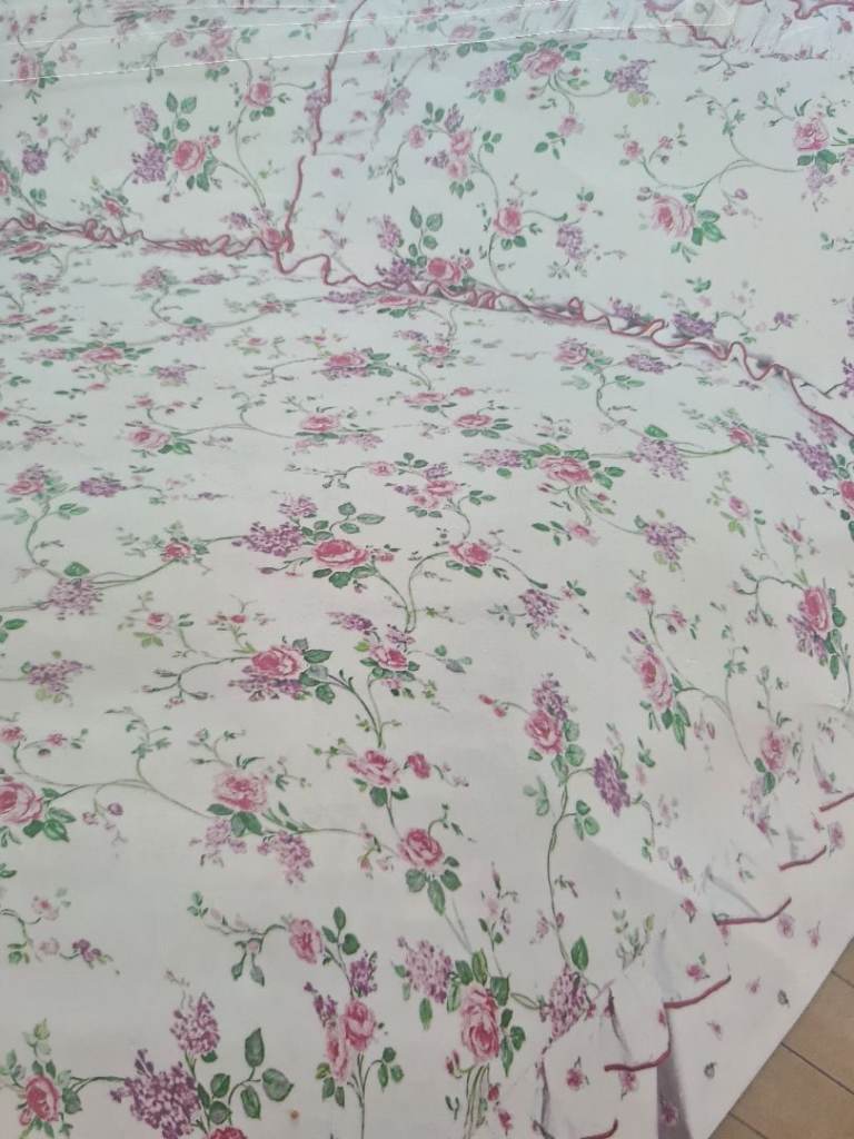 Manor House Superior Quality Frilled Double Duvet Set - New