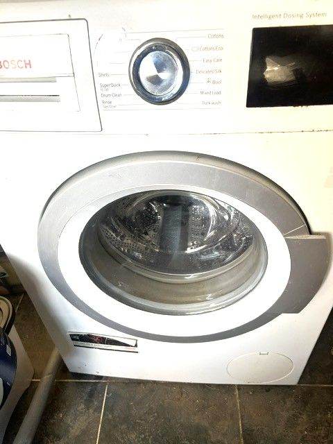 Bosch Washing Machine – White, Good Condition