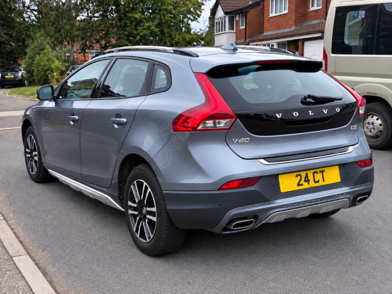 2016 Volvo V40 2.0 Cross Country 5dr Hatchback Manual Fully Loaded Low Miles