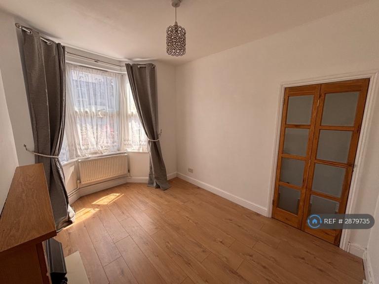 2 bedroom house in Haig Road West, London, E13 (2 bed) (#2879735)
