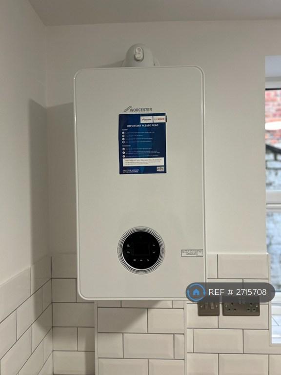 3 bedroom house in Curtis Street, Swindon, SN1 (3 bed) (#2715708)