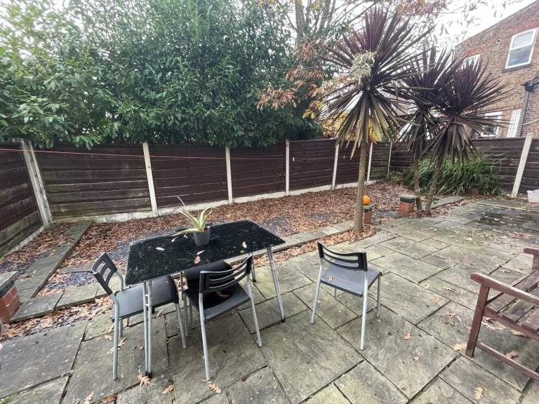 Student Room Available