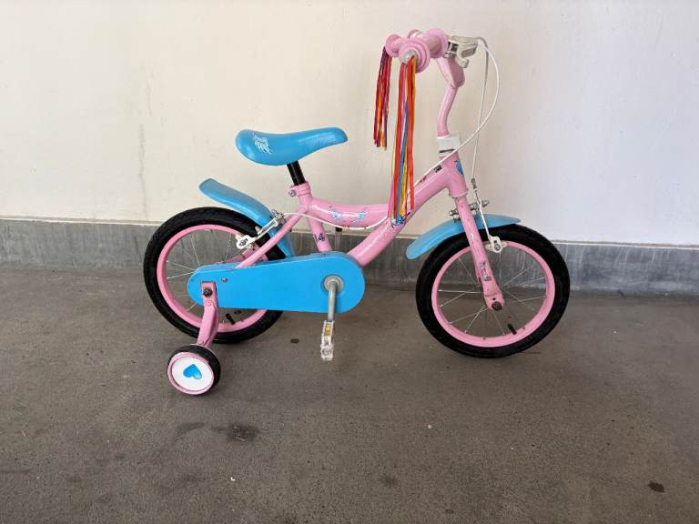 Kids bike Pink with Stabilisers 14 inch wheels in very good condition  £35