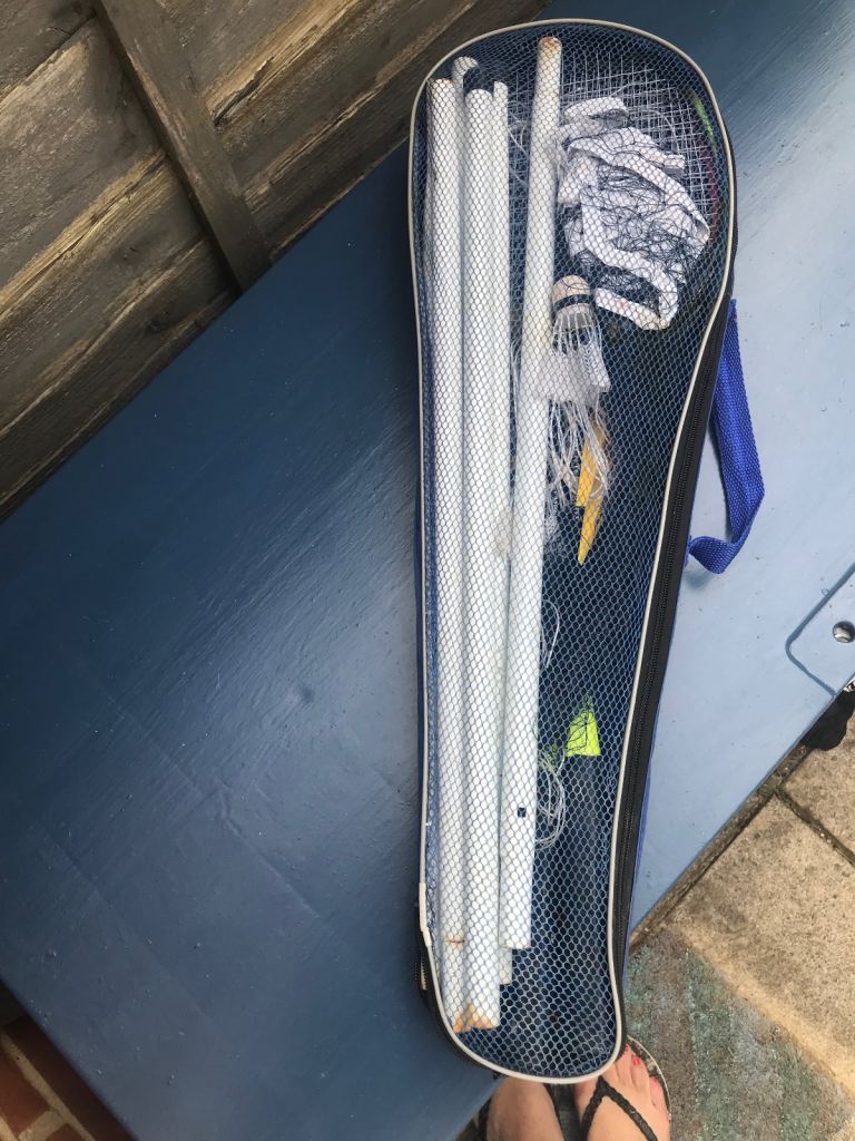 Badminton set with 4 rackets and net 