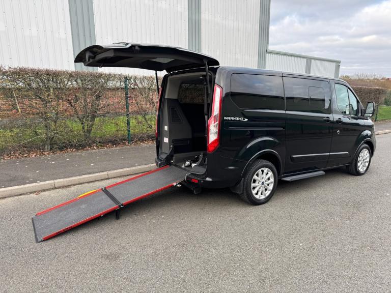 2020 (70) Ford Tourneo Transit Custom Titanium Auto Wheelchair Access WAV 6 SEAT