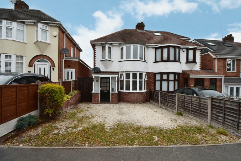 Spare room to rent in my house