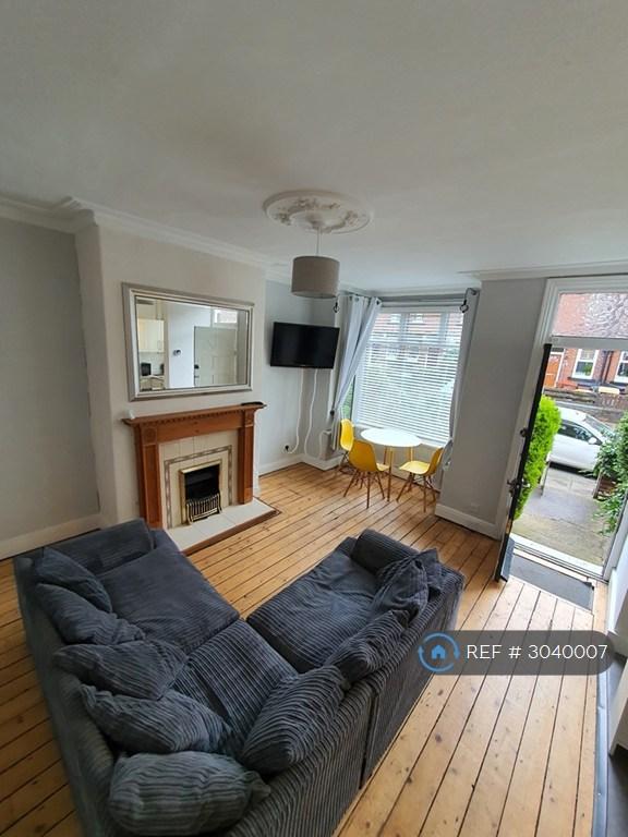 3 bedroom house in Trelawn Place, Leeds, LS6 (3 bed) (#3040007)