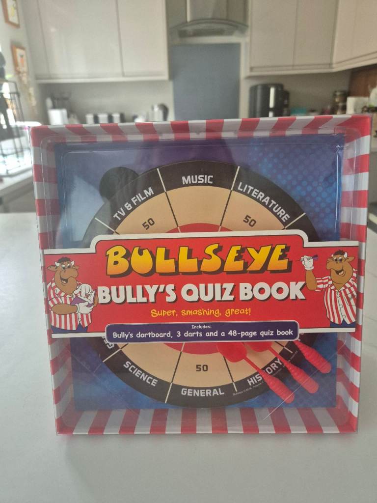 Bullseye Bully's Quiz Book with Magnetic Dartboard & Darts - NEW