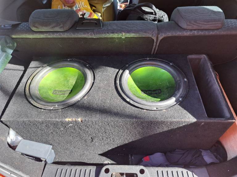 Twin 12inch subwoofers