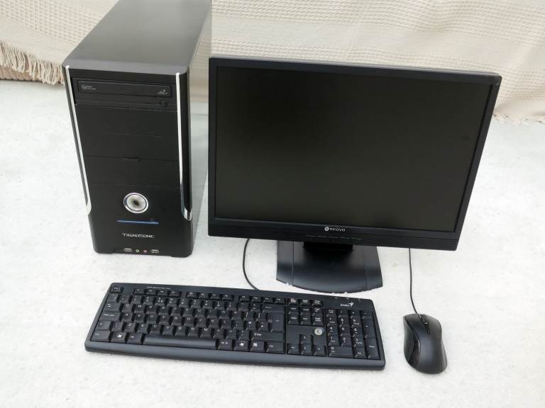 Desktop Computer, monitor, keyboard and mouse. Windows 10 clean installation