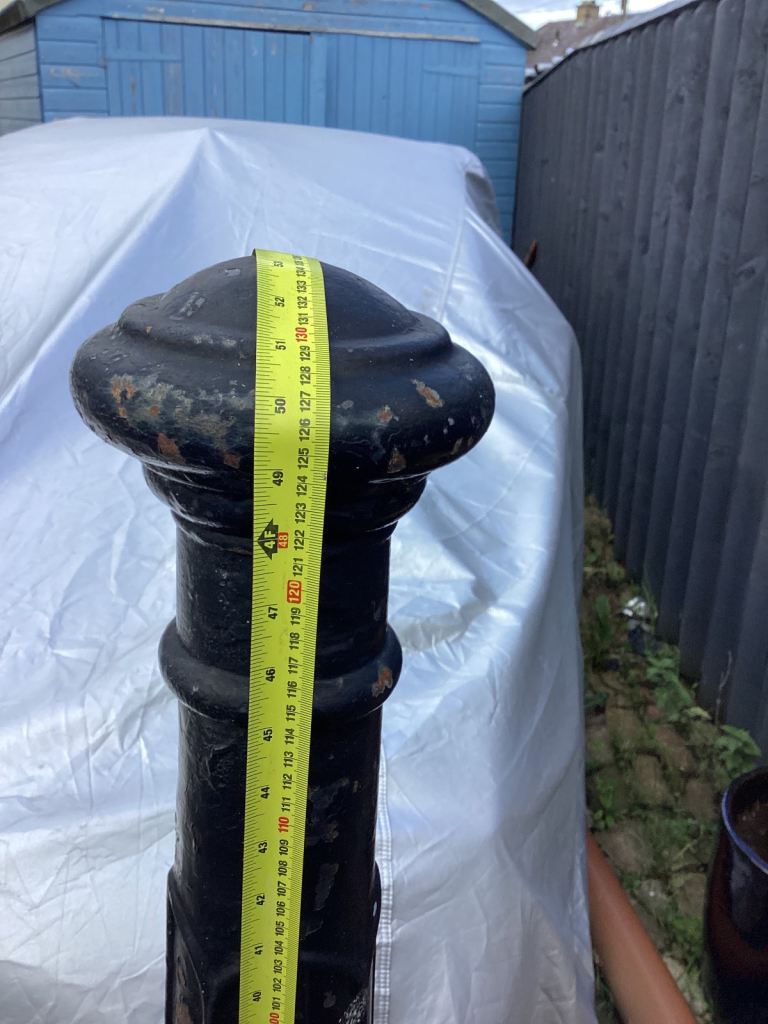 BOLLARD , EXTREMELY HEAVY CAST IRON VINTAGE BOLLARD 