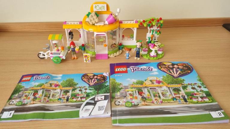 Lego Friends Heartlake City Organic Cafe set 41444