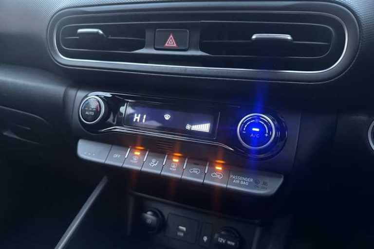 2022 Hyundai KONA 1.0 TGDi 48V MHEV Premium 5dr HATCHBACK PETROL Manual