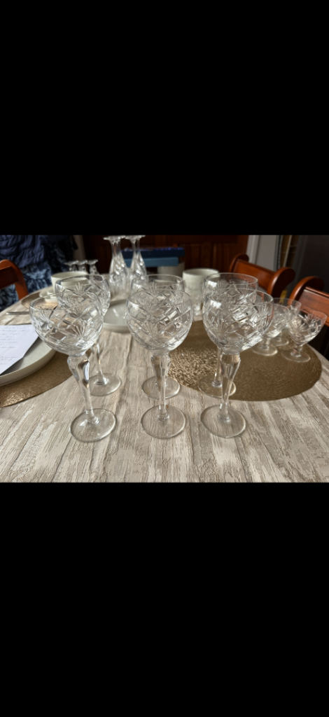 Vintage Set of 6 Cut Crystal Wine Glasses – Elegant Long Stem – Excellent Condition