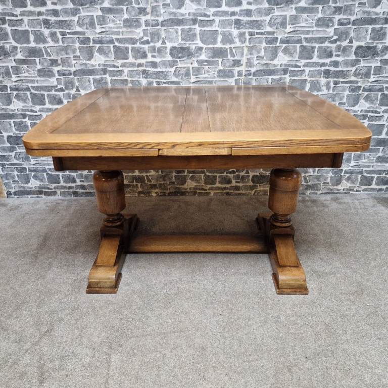 Solid Oak Vintage Extendable Dining Table – Pedestal Base