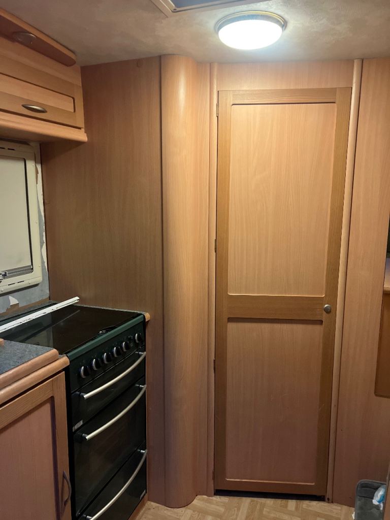 Elddis Hurricane with awning. Can deliver.