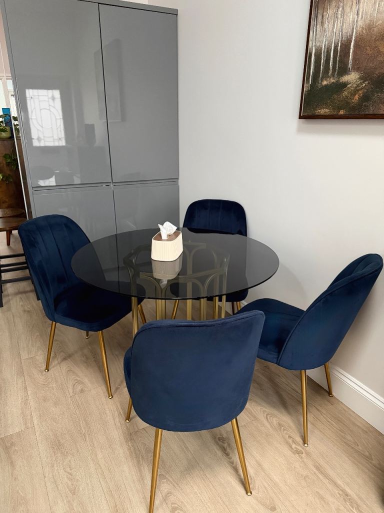 📍( URGENT DUE TO RELOCATION)    Dining Table and 4 Chairs Set – Blue Velvet, As Good As New