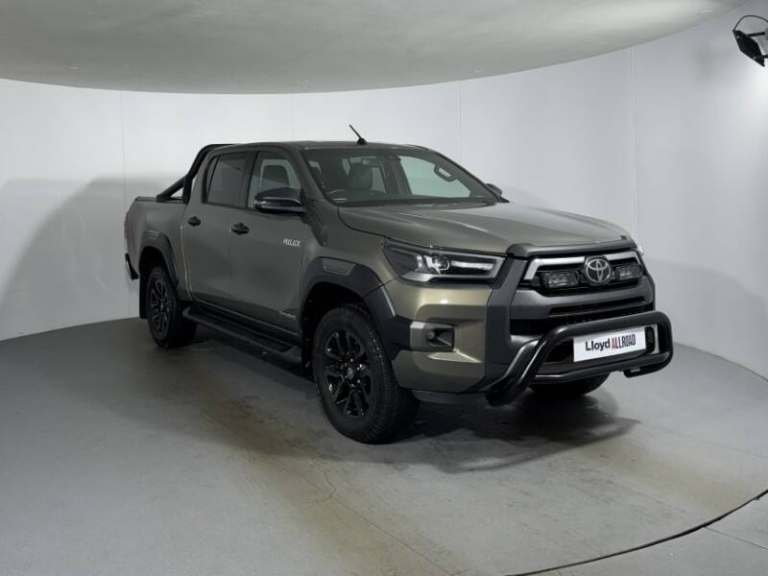 TOYOTA COMMERCIAL HILUX Invincible X D/Cab Pick Up 2.8 D-4D Auto