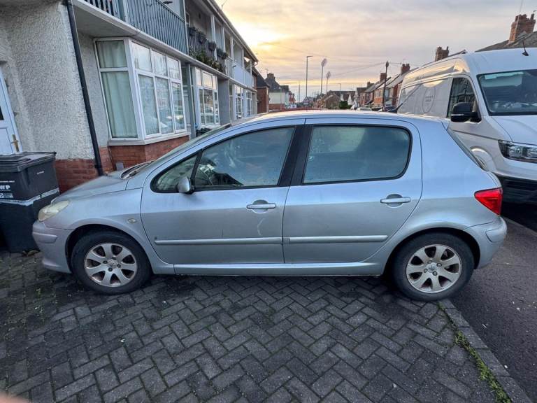 Peugeot, 307, Hatchback, 2006, Semi-Auto, 1587 (cc), 5 doors