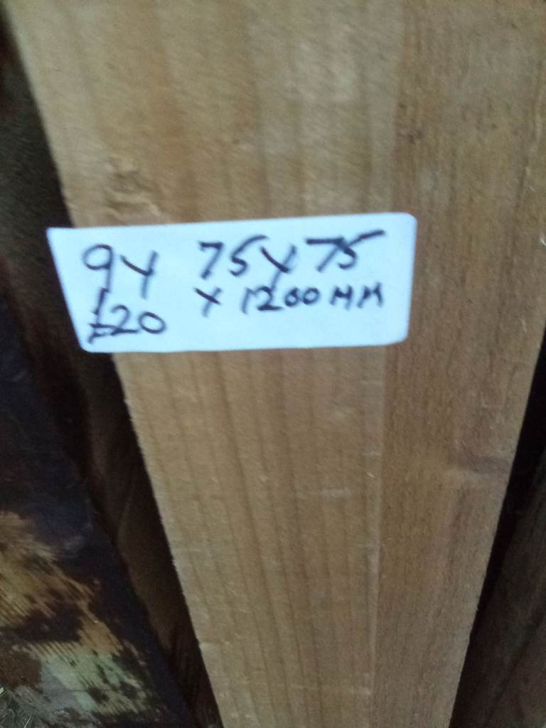 Timber Wood 75x75x1200mm – Good Condition