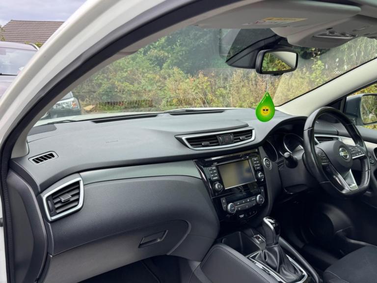 2017 Nissan Qashqai 1.2 DiG-T N-Connecta 5dr Xtronic HATCHBACK PETROL Automatic