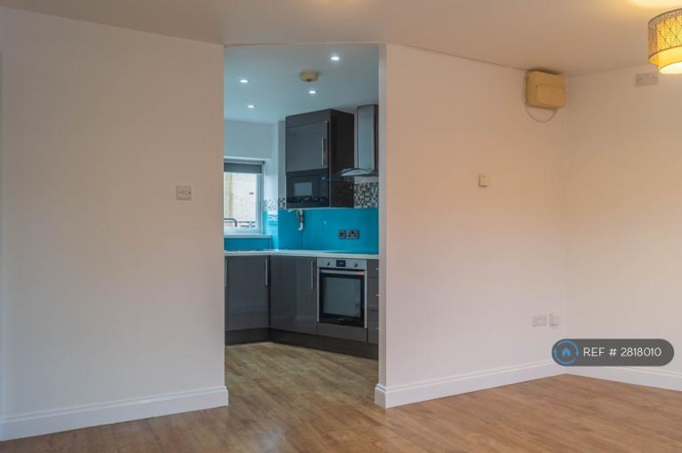 2 bedroom flat in Bond St, Bristol, BS1 (2 bed) (#2818010)