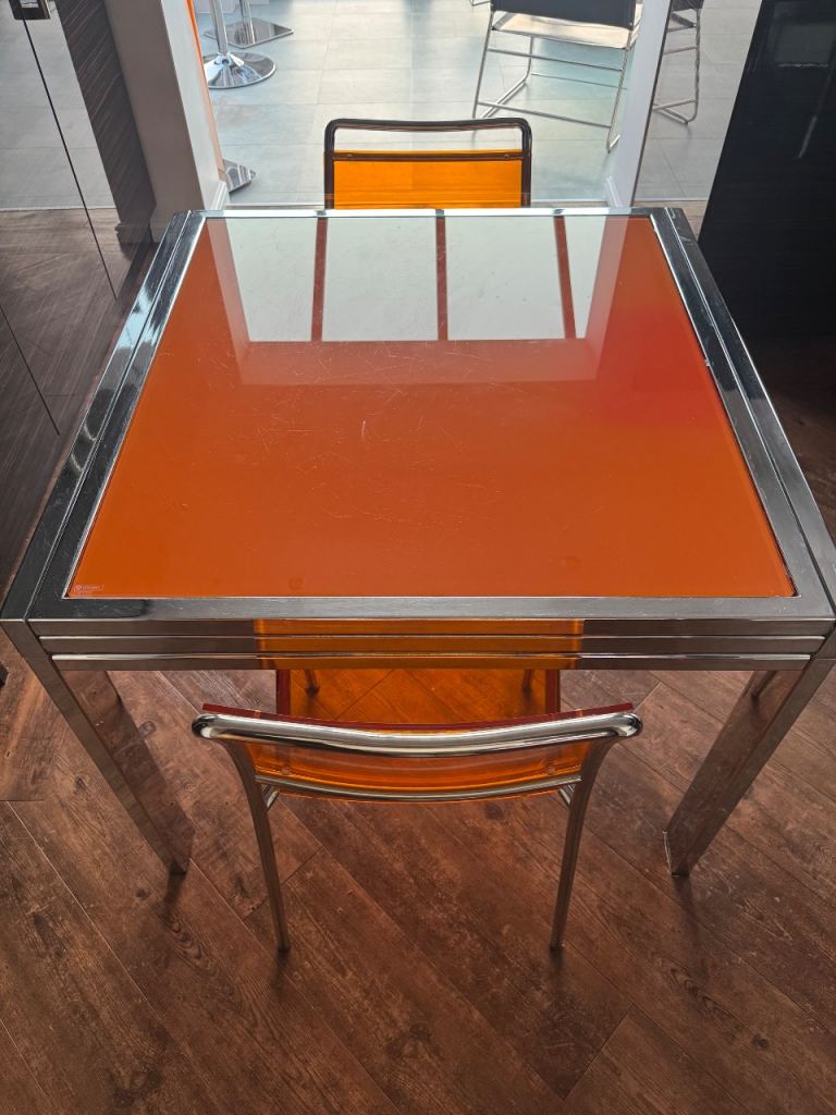 Tempered glass table with 2 chairs