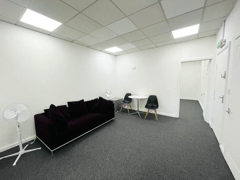 Large Office / Beauty Studio's to Rent In Park Royal NW10
