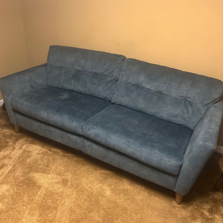 French connection electronic 3 seater & snuggle chair 