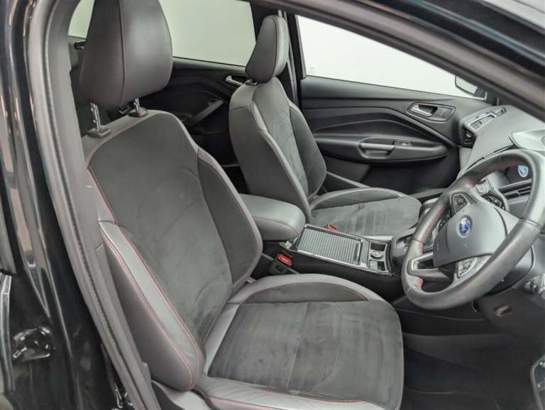 2018 Ford Kuga 1.5T EcoBoost ST-Line X SUV 5dr Petrol Auto AWD Euro 6 (s/s) (176 ps) - PAN HATCHB...