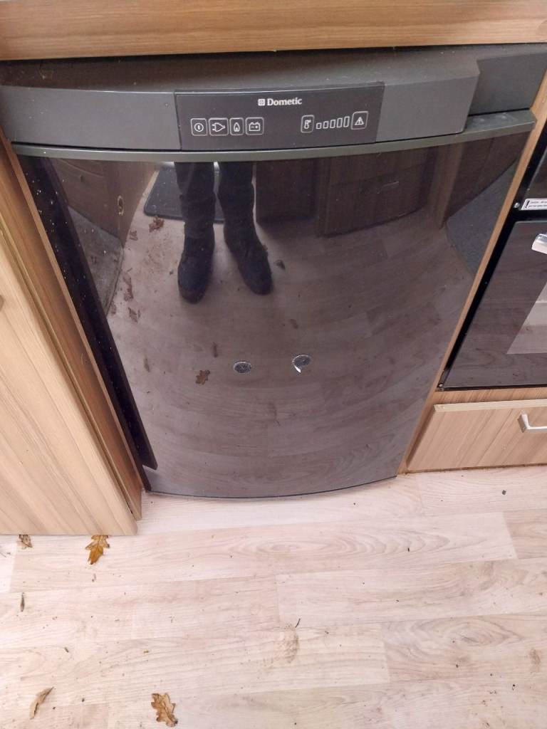 Dometic rms 8551 caravan fridge 