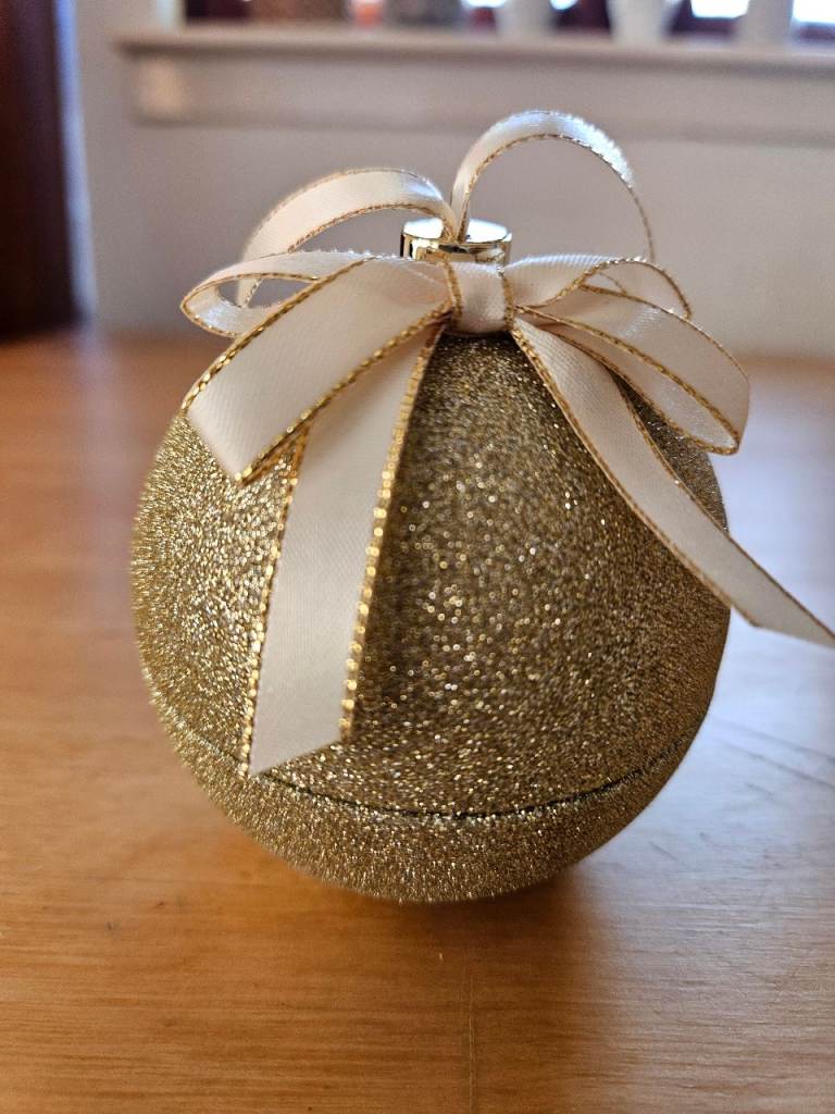 Lovely sterling silver necklace & earrings set. BNWT £5